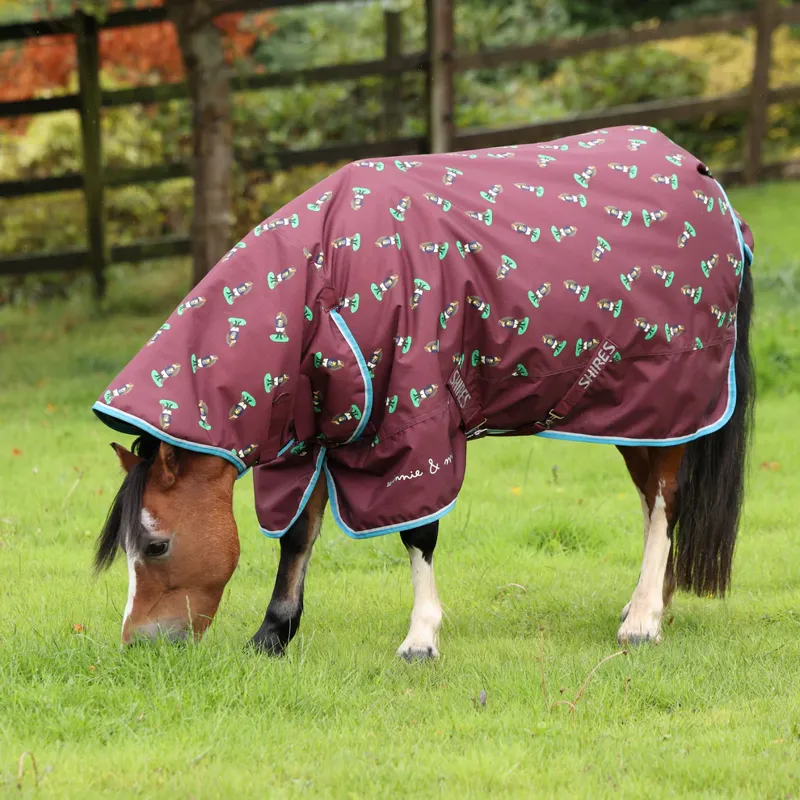 Winnie and Me 200g Turnout Rug in Maroon-2
