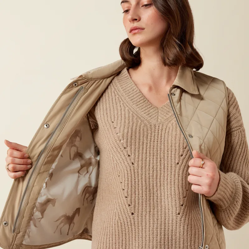 Ariat Womens Woodgate Quilted Gilet in Crockery-3
