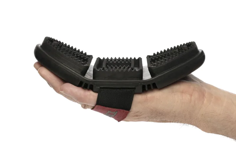 LeMieux Flexi Curry Comb in Black-3