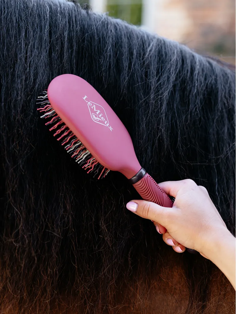 LeMieux Tangle Tidy Cranberry-2