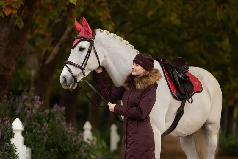 LeMieux Loire Classic GP Square Cranberry-4