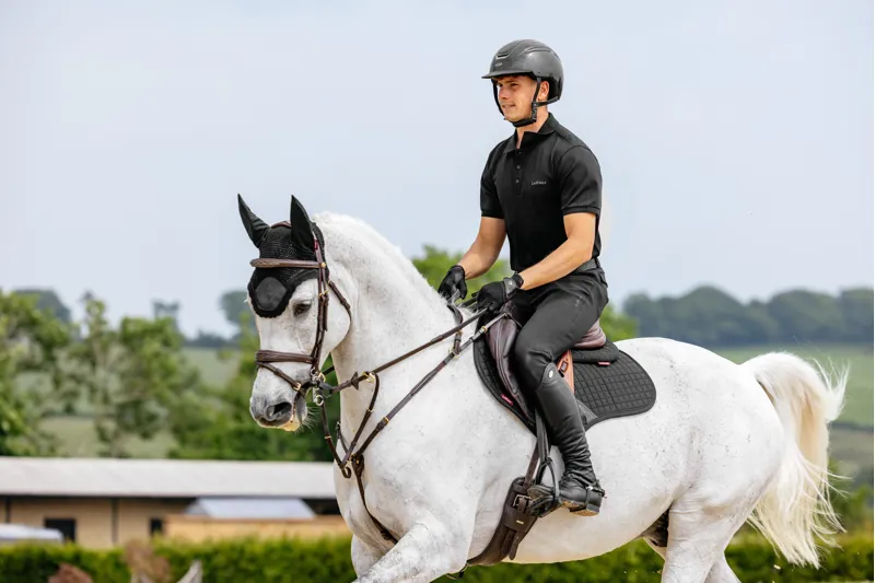 LeMieux Cotton Close Contact Square Black-4