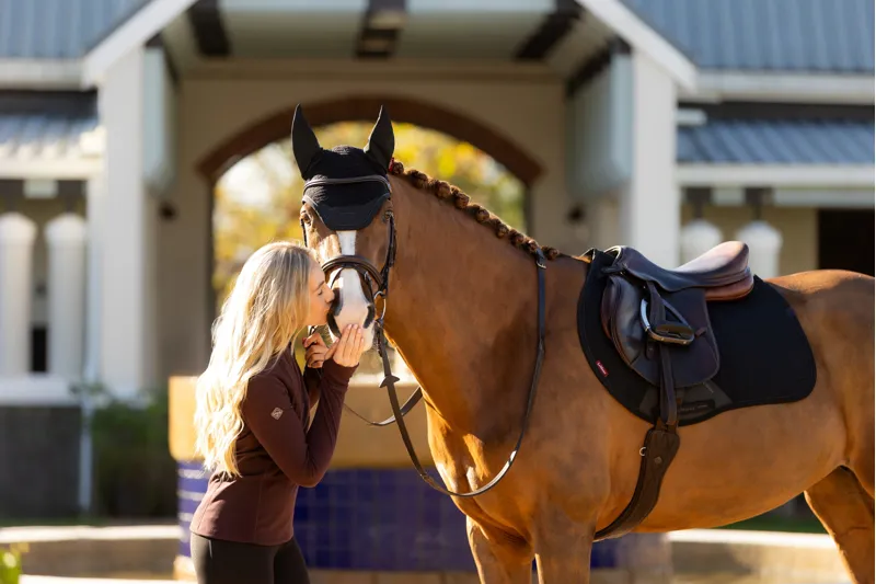 LeMieux Essence Eurojump Square Black-2