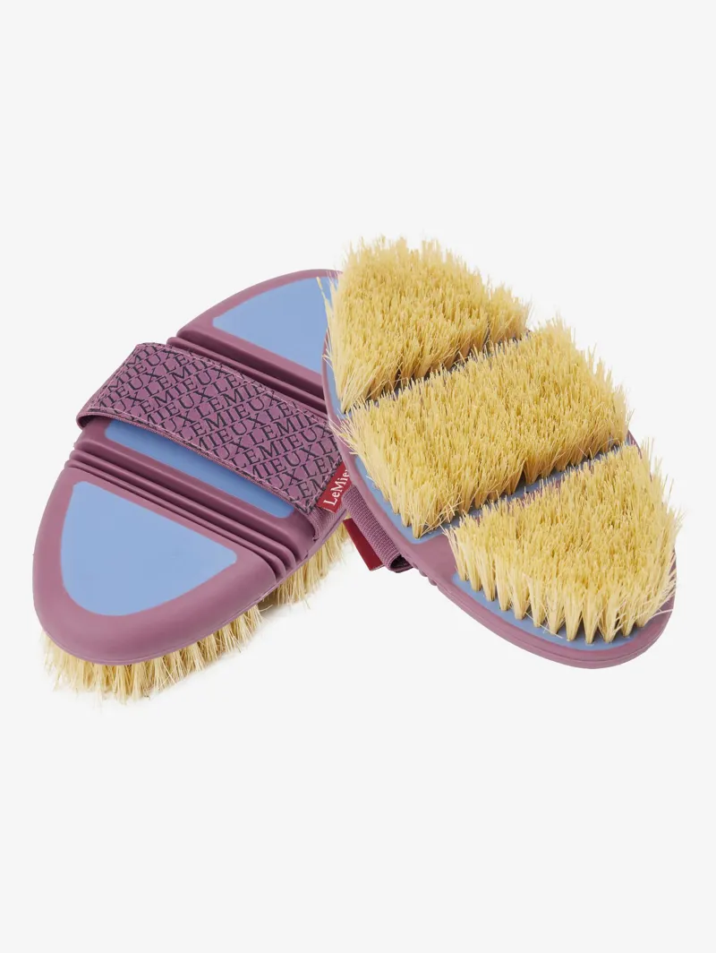 LeMieux Flexi Scrubbing Brush in Powder Blue