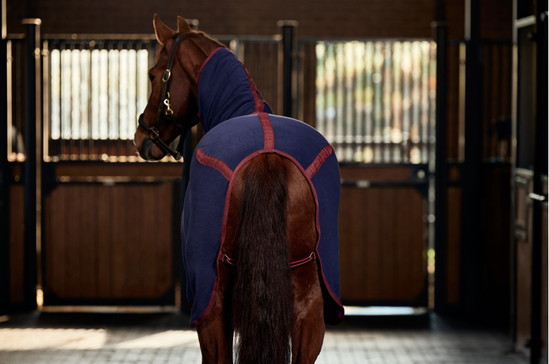 Weatherbeeta Anti-Static Fleece Cooler Combo Neck Navy/Burgundy-2