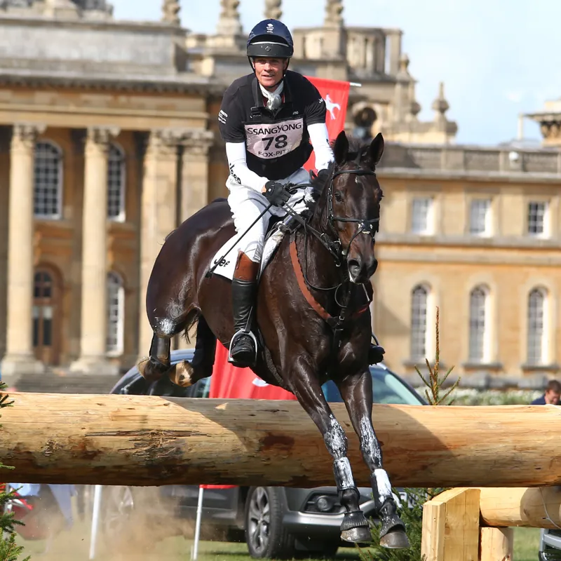 Charles Owen 4 Star Jockey Skull black-4