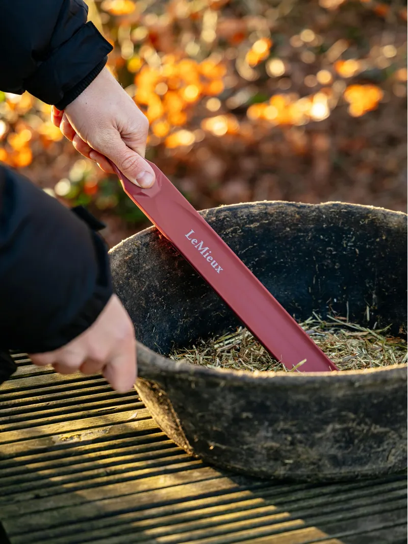  LeMieux Feed Stirrer Red-1
