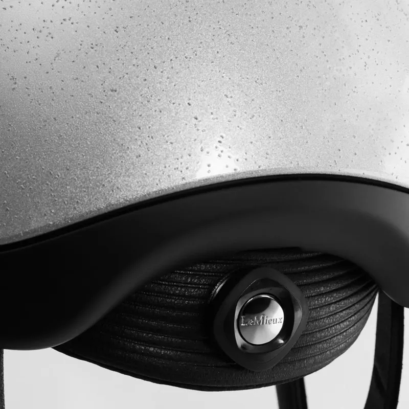 LeMieux Vexa Skull Silver-1