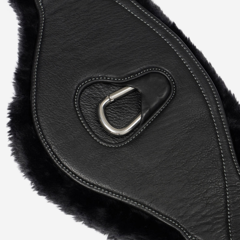 LeMieux Arika Simuwool Contoured Long Girth Black-1